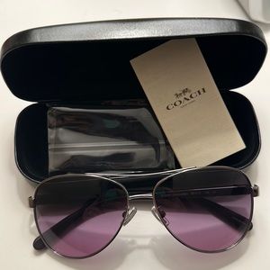 Coach Horse and Carriage Pilot Sunglasses